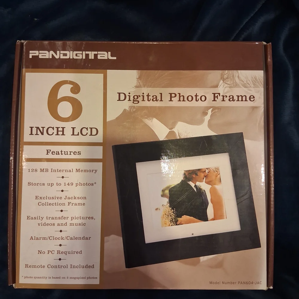Pandigital 6-Inch LCD Digital Photo Frame - Black